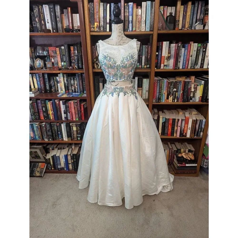 Tiffany Designs Women’s Size 4 White Ivory Floral Prom Maxi Dress Gown Two Piece